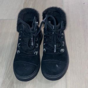 Gently used toddler uggs